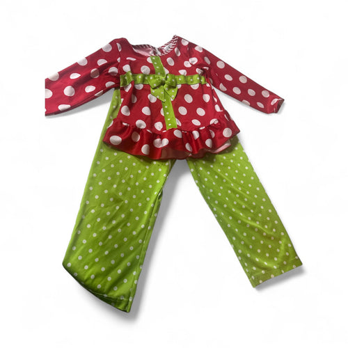 Used Good- Laura Dare Christmas pajama set, size 5 (there is one small snag on the back of the pants, but it’s not too noticeable)