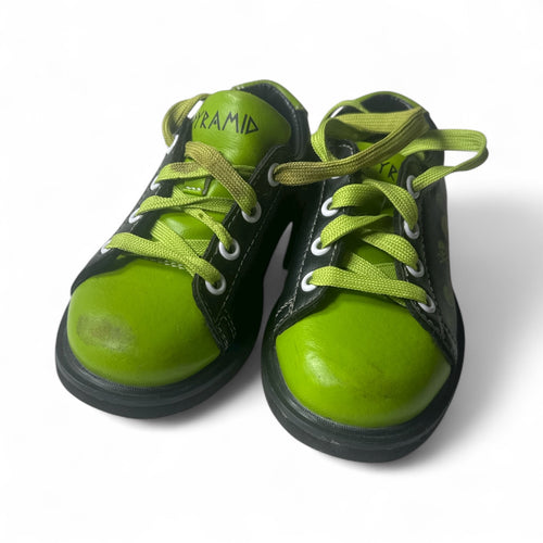 Used Fair- Pyramid green & black bowling shoes , kids size 11