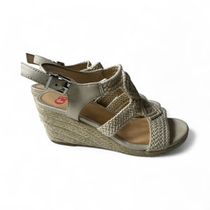 Used Good- GB Girls, crochet sandals, youth size 2