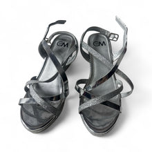 Load image into Gallery viewer, Used Good- CM silver scrappy wedge sandals, youth size 2