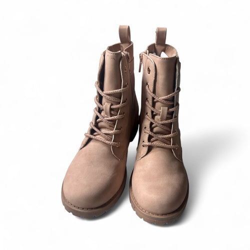 New- children’s place pink boots, youth size 3