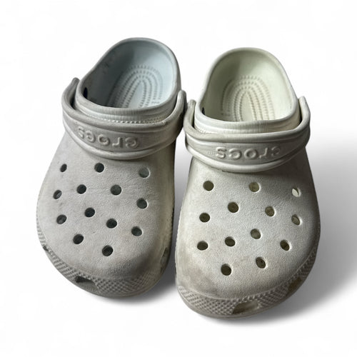 Used Fair-crocs white, youth size 2